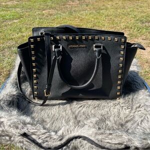 Michael Kors Selma Studded Large Tote - Black